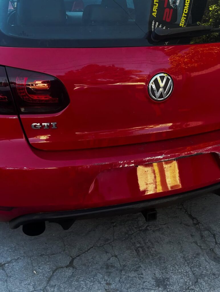 Nuevo ingreso, Goft GTI para reparacion y repitando de paragolpes trasero (2)